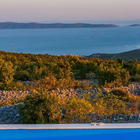 Zlatno Sunce In The Hills Near Trogir *