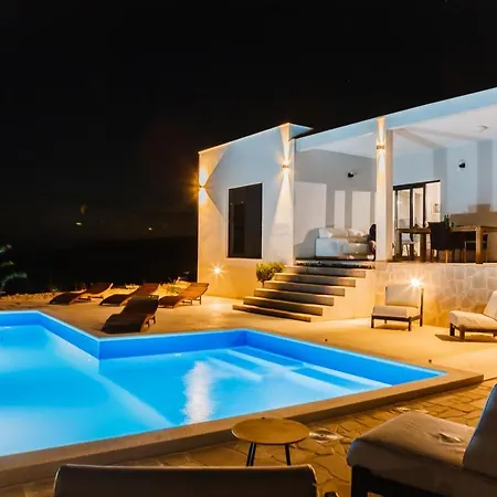 Zlatno Sunce In The Hills Near Trogir *