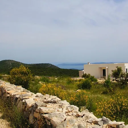 Villa Zlatno Sunce In The Hills Near Trogir
