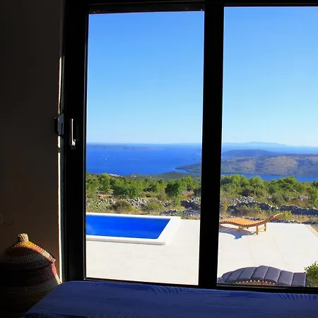 Zlatno Sunce In The Hills Near Trogir Villa