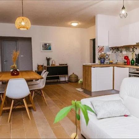 Villa Zlatno Sunce In The Hills Near Trogir