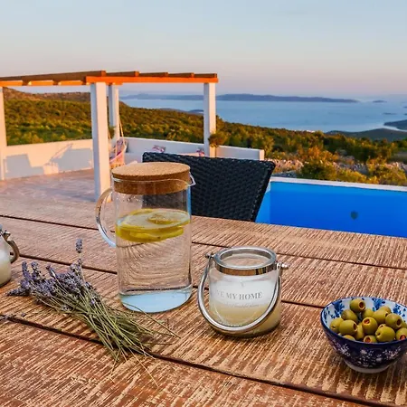 Zlatno Sunce In The Hills Near Trogir Villa Vrsine