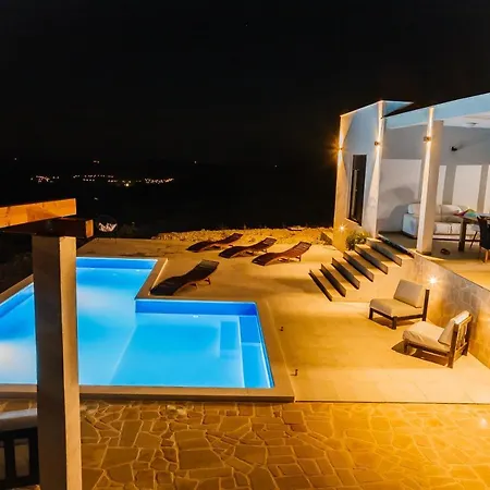 Zlatno Sunce In The Hills Near Trogir *